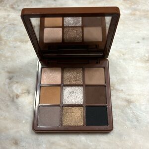 Anastasia Beverly Hills eye shadow palette